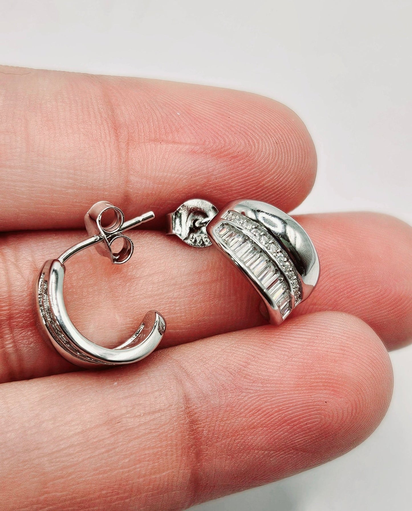 Elegant Design Silver 925 Stud Earrings