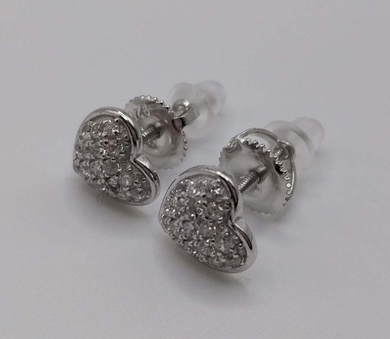 Pendientes Corazón de Plata con Piedras de Circonita Blanca