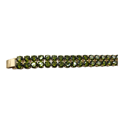 Circonita con peridoto verde oliva en pulsera chapada en oro de 14 k