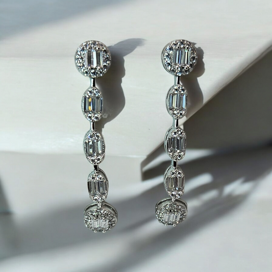 Pendientes colgantes elegantes de plata