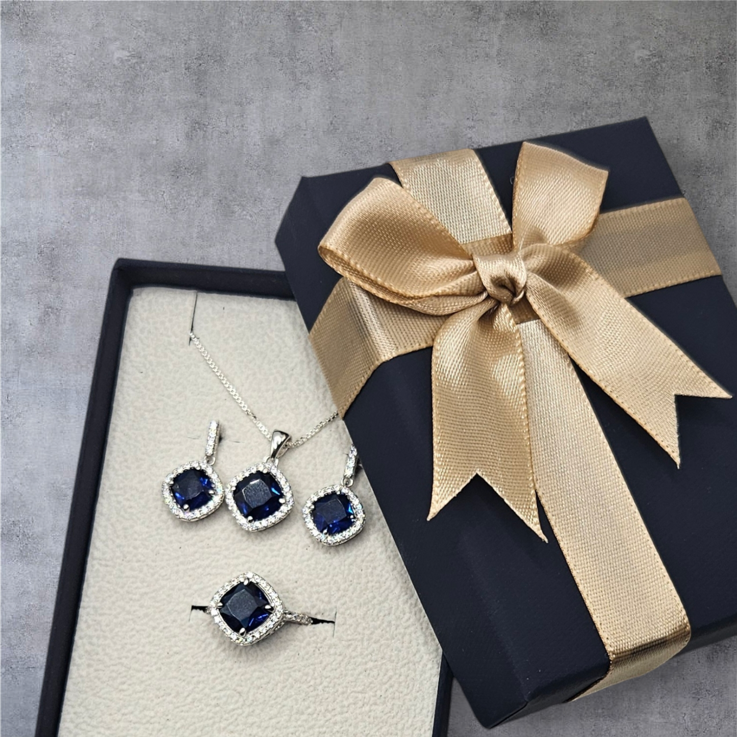 Conjunto de joyas de 3 piezas estilo princesa en azul zafiro