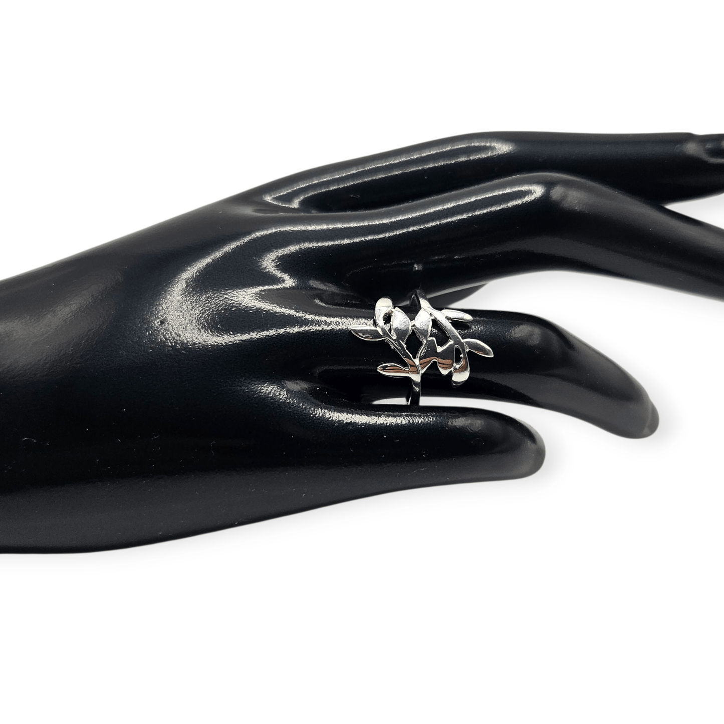 Fancy Leaf Design Silver 925 Ring