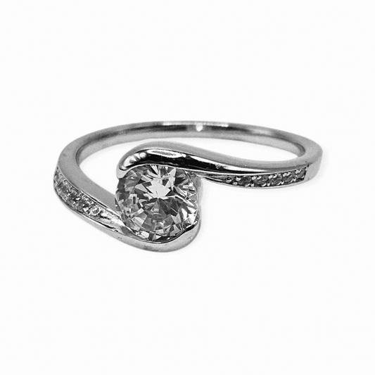 Fancy Twist Round Cut Cubic Zirconia Silver 925 Ring Band